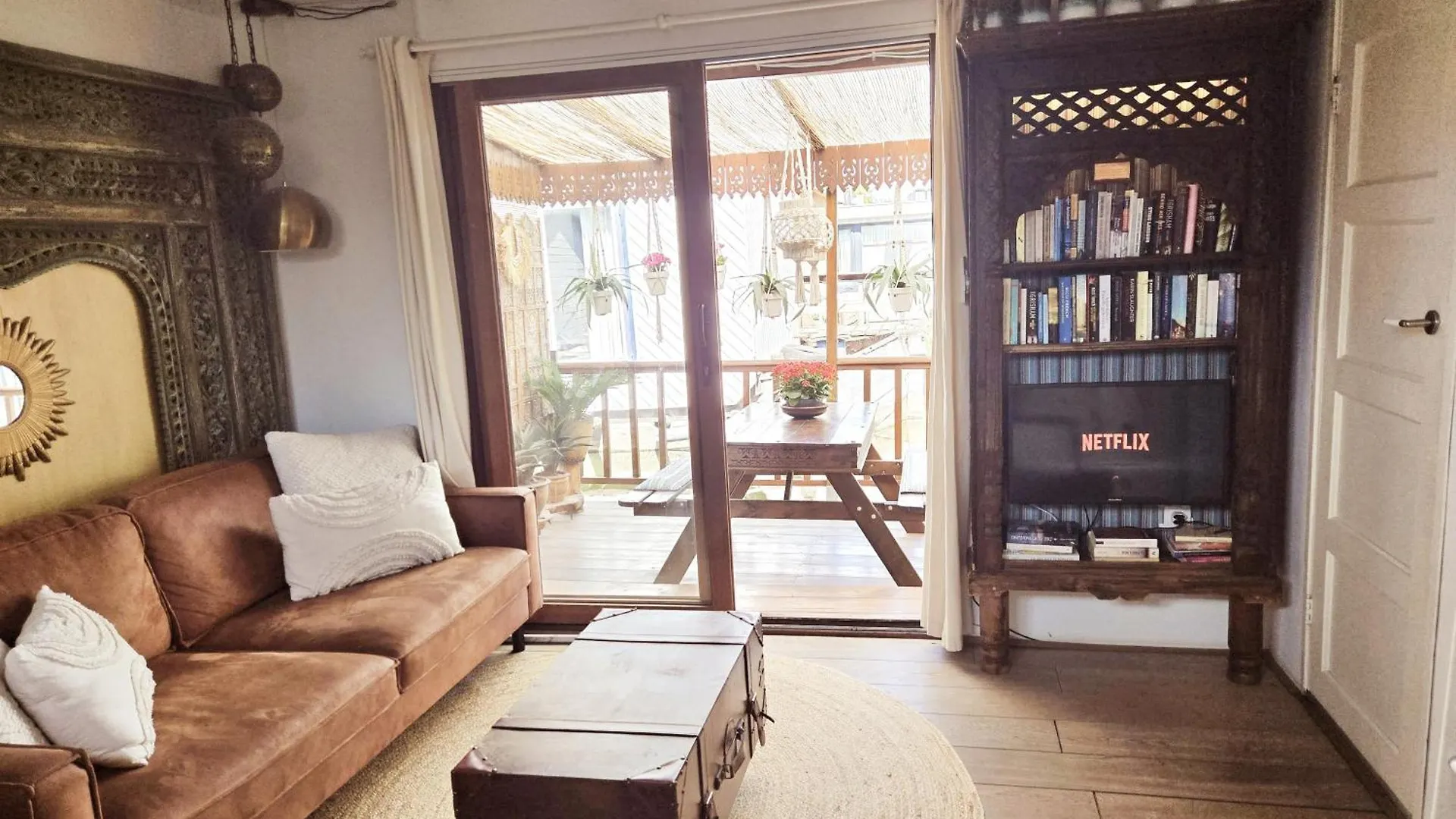 Гостевой дом House Boat Studio With Waterfront Terrace Амстердам