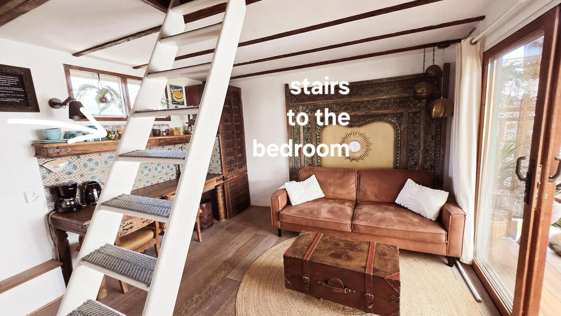 House Boat Studio With Waterfront Terrace Амстердам